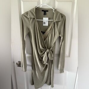NWT Long Sleeve Sage Green Dress - size Medium (Forever 21)